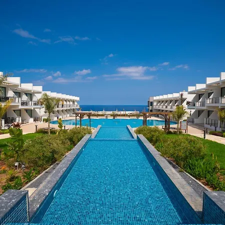 C15 Pearl Island With Mountain View Apartment