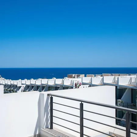 C15 Pearl Island With Mountain View Apartment