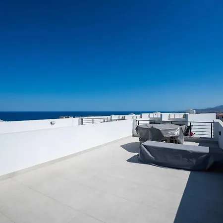 C15 Pearl Island With Mountain View *